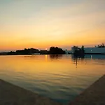 Cocos Villa