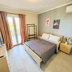 Beachlife: The Bungalow