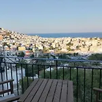 Απεριόριστη Θέα Δίπλα Στην Πόλη