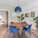 Spacious & Stylish 3-Brm Near Acropolis Museum