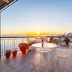Beachfront Sunny Penthouse - Kalamata Seabliss
