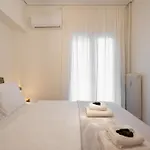 Prime Location 1Br Hill Aprtm