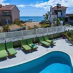 Lafeyra Hotel