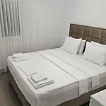 Alina'S & Alex'S Apartments