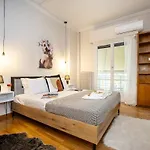City Center Cafe Apartment