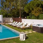 Coastal Chic Luxury Villa La Reina In Ai Giannis