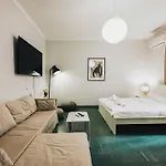 Athenian Suite Kodrigktonos