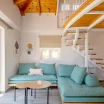 Alma Hills Gialova