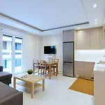 A Modern And Bright Apartment In Kolonaki