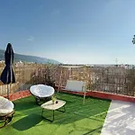 A Bright And Relaxing Penthouse On The 5Th Floor