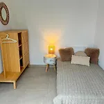 Spacious House With Cottage&Pool