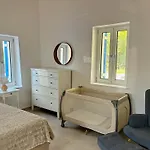 Spacious House With Cottage&Pool