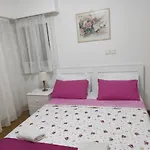 Flor De Mayo,Apt In Alimos Near The Sea