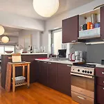 Pristine Apartment In The Center With 3 Bedrooms & Parking