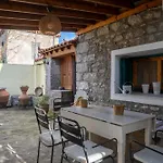 Seaside Summer House, Cozy Yard