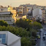 Great View Renovated Apartment Opposite From Metro