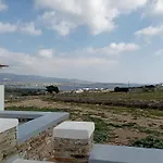 Comfortable Apartment With Sea View In Antiparos 77 M²