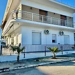 Charmante Ferienwohnung Mit 2 Schlafzimmern, Strandnaehe & Voll Ausgestattet