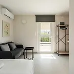 Bright Studio Haven With Scenic View