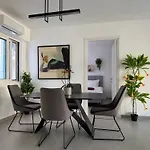 Th0 Futuristic Luxury Two Bedrooms Apartments With High-Tech Amenities