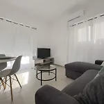 Tompazi Modern Apt With Amazing View In Alimos