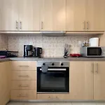 Mihail Voda Spacious 107Sqm Apt In Athens