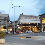 Robert'S Flat In The Centre Town