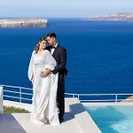 Omna Caldera Suites