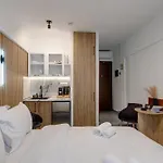 Rooftop Mini Suite #2 -Roof Deck-Luggage Storage