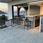 Kaloniki Rooms & Suites