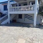 Leon Mare Villa