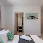 Beautiful Villa In Parikoia Near The Sea