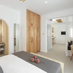 Caramelia Suite