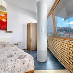 Urban Loft With Balcony Across The Acropolis!