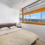 Urban Loft With Balcony Across The Acropolis!