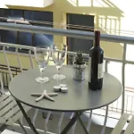 Victoria Sq., A Cozy And Stylish Apartment