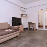 Koukaki, A Minimal Studio