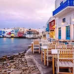 Veneta Suites & Villas
