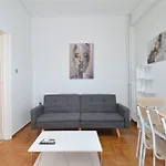 A Cozy Minimal Apartment At Koukaki, Dimitrako...