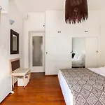 Bee Home - Apartment In Kypseli Central Athens