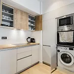 Bask - Glamorous 2 Bedroom Apartment In Athens