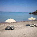 Fanaraki Beach Studios