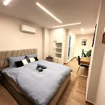 City Center Varvakios Market Modern Cozy House
