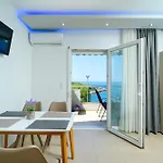 Tarsa'S House By The Sea