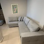 Stylish Studio Apartment - 8F House