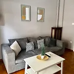Vivian Modern Apartment