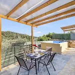 Villa Μyrsini