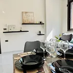 Spacious Apartment Near Monastiraki By Kozy Koala