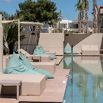 Akti Coast Club