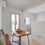 Silver Apartment Aeras